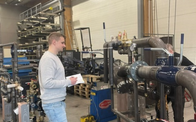 Niklas Lindfors aloitti J-Steelillä tuotantoinsinöörinä